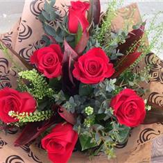 6 Red Roses